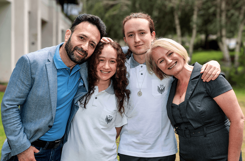 Joanna-Lupa-with-the-Family-in-Chile